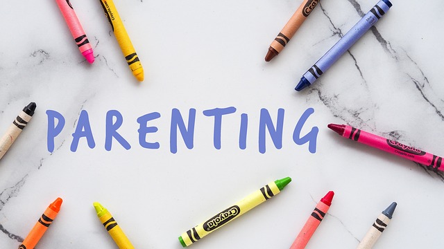 CRAYONS WITH WORD PARENTING